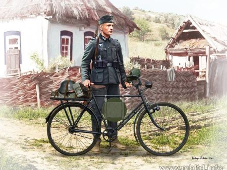 35171 1 35 German soldierbicyclist 19391942 Plastic Model Kit on Sale