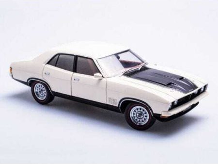 1 18 Ford XB Falcon GT Sedan Polar White Fashion